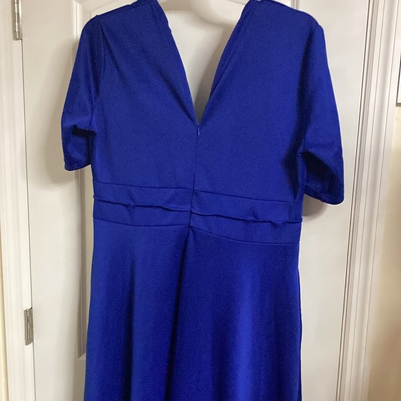 Maxi Royal Blue dress with Pockets Size XLmaterial is soft and stretchy - Picture 6 of 7